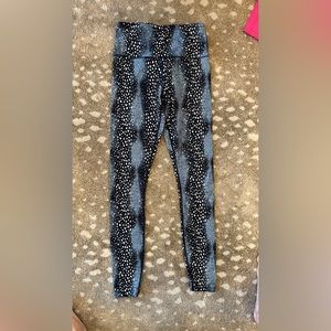 Varley marina leggings in blue and white pattern size XS